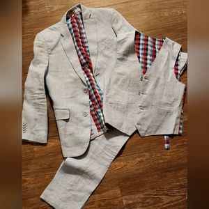 Issac Mizrahi 3 piece boys suit, size 16, slim fit